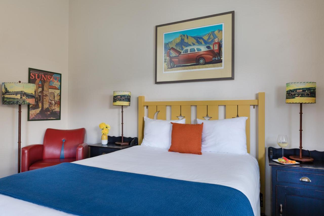Creek Motel 2*